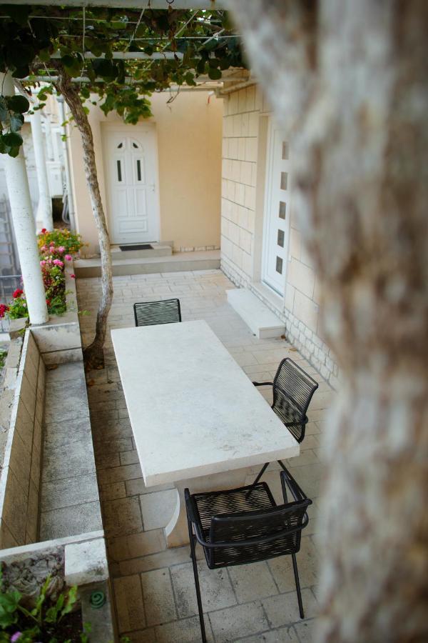 Serious Job Apartment Dubrovnik Buitenkant foto