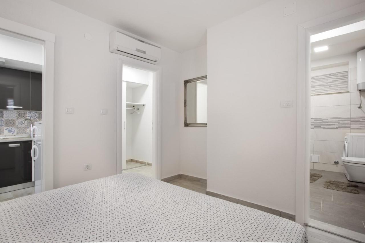 Serious Job Apartment Dubrovnik Buitenkant foto