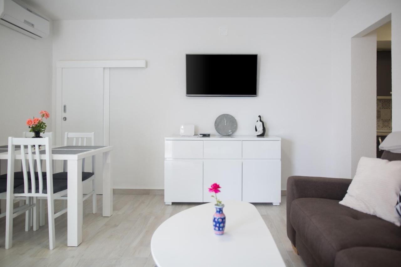 Serious Job Apartment Dubrovnik Buitenkant foto